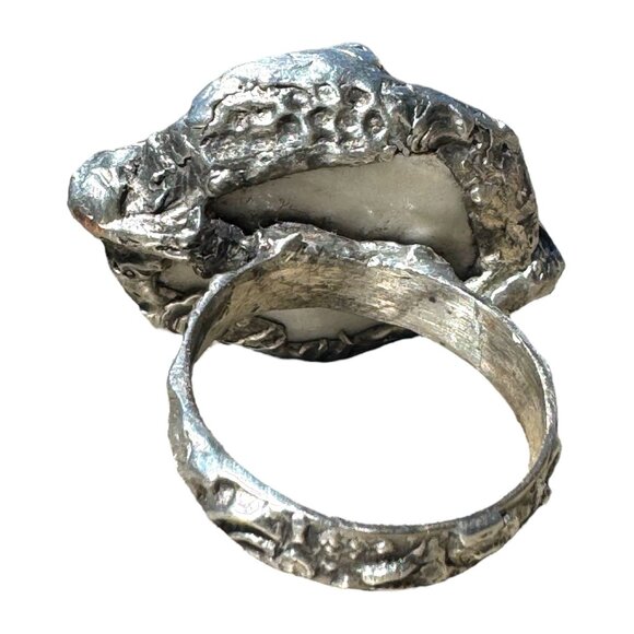 Vintage Broken China Ring with Brutalist Silver Blend Metalwork Size 9 - Picture 4 of 13